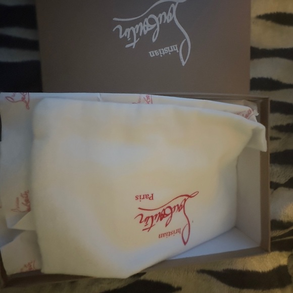 red bottoms men size 11 new with box and everything - Picture 2 of 7